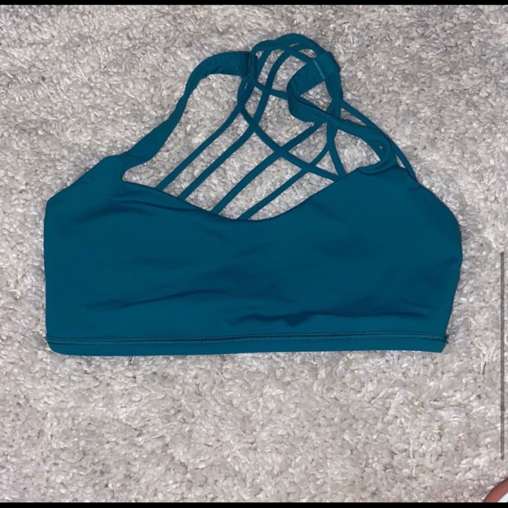 Lululemon free to be bra